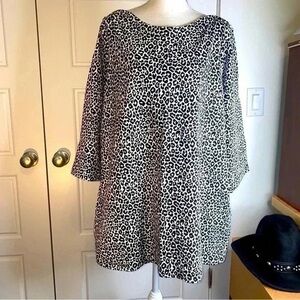 Jessica London Gray Leopard Print Top